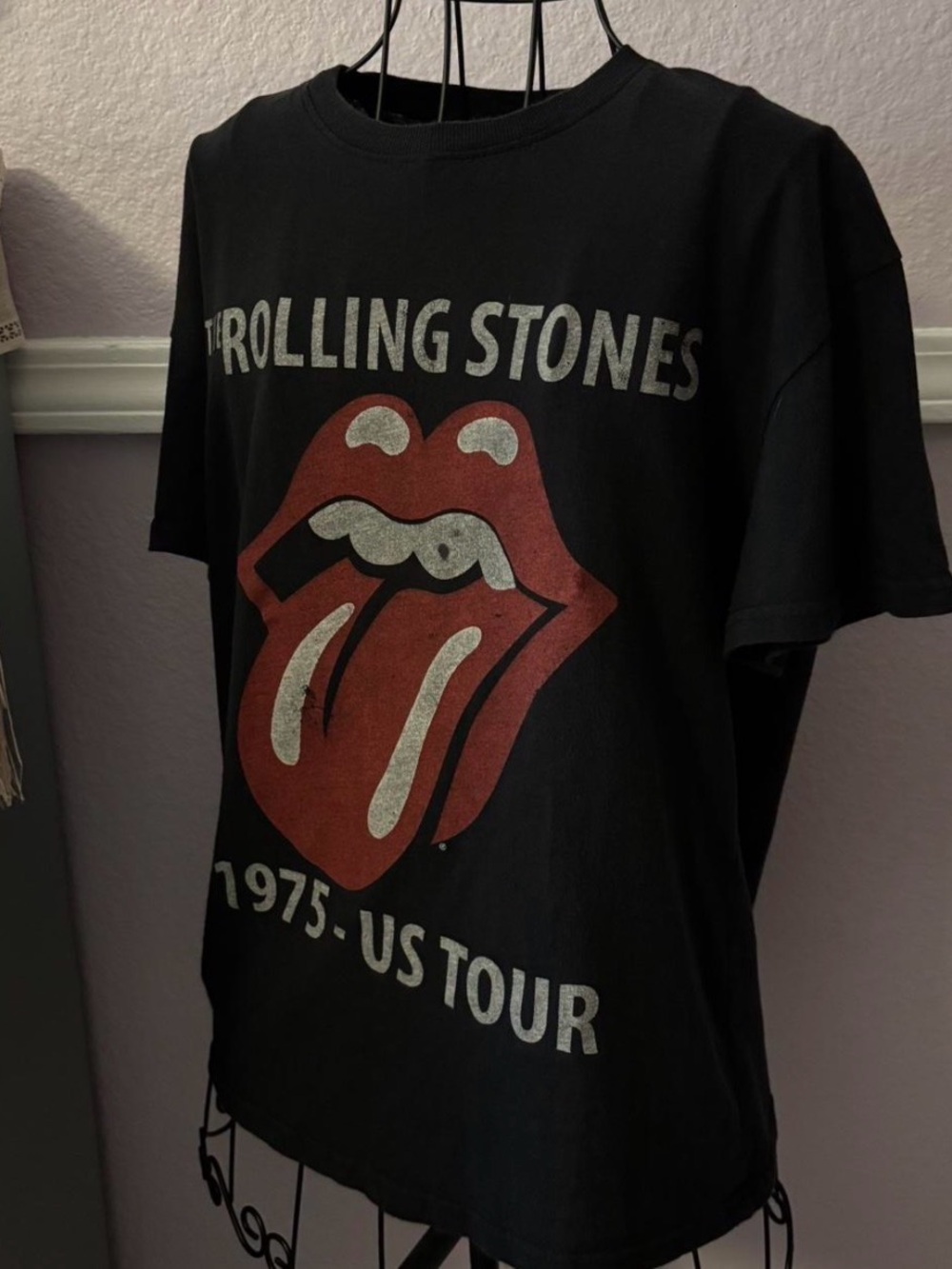 Women’s  Distressed Rolling Stones Black Tee with Red Tongue Graphic Size Small